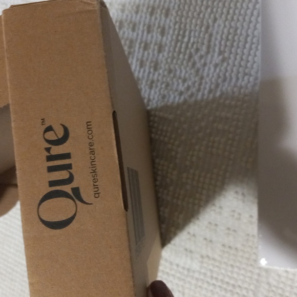 Qure Micro Infusion System 3 Month Supply For Dark Spots & Wrinkles - Picture 4 of 5